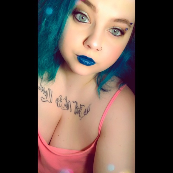 Meet your Posher, Violet. - Picture 2 of 8